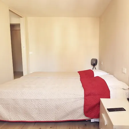 Ross' House 2-3